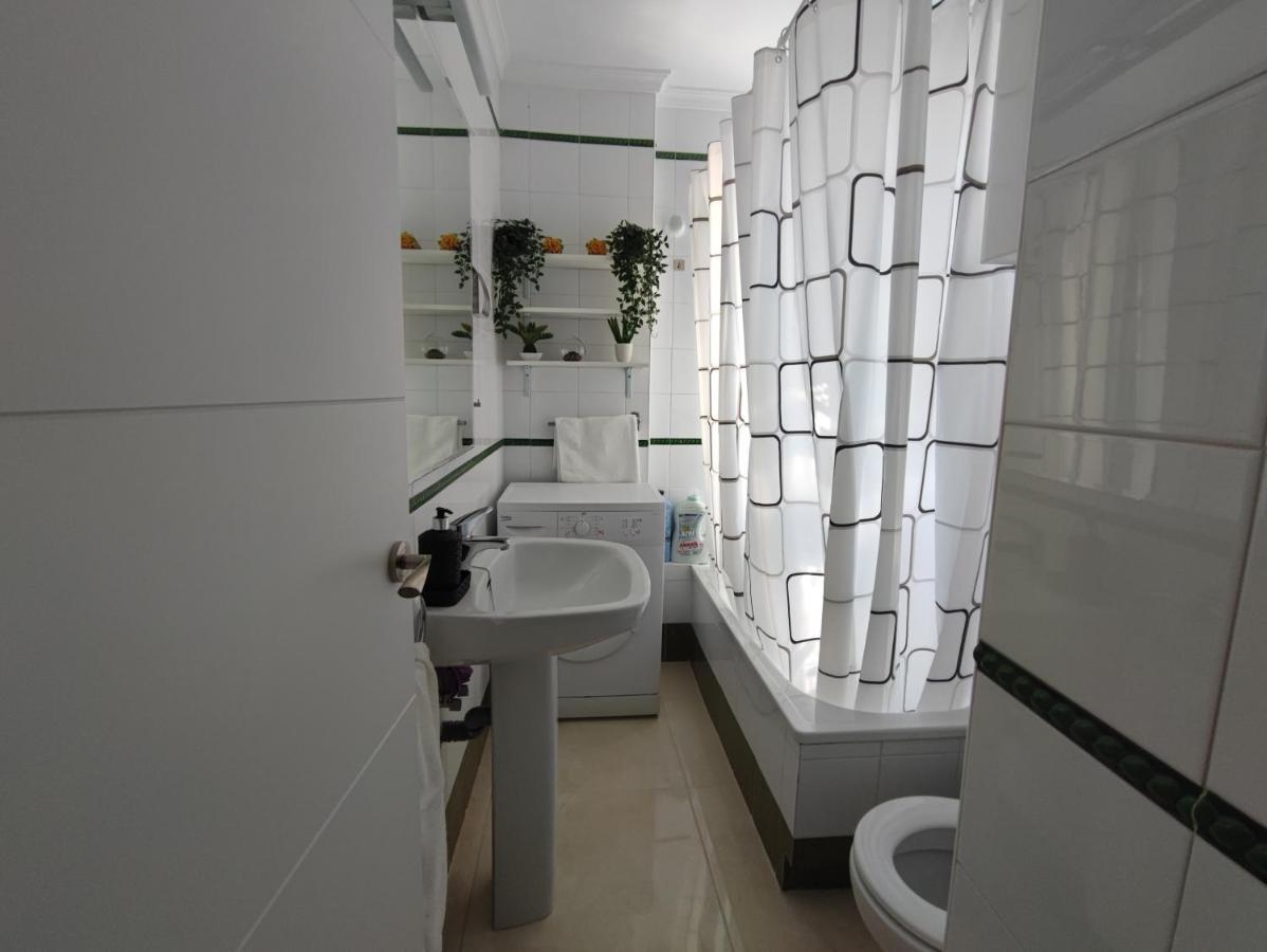 Hercules Paradise 531 Apartamento Con Vistas Al Mar Mediterraneo En Benalmadena A Pasos Del Centro Y Su Vibrante Zona Comercial Disfruta De Una Experiencia Unica En La Costa Del Sol Malaga Andalucia Well-Connected To The Airport Luaran gambar